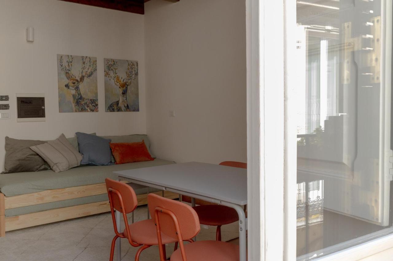 Palazzo Della Contessa - Suites & Breakfast Lecce Extérieur photo