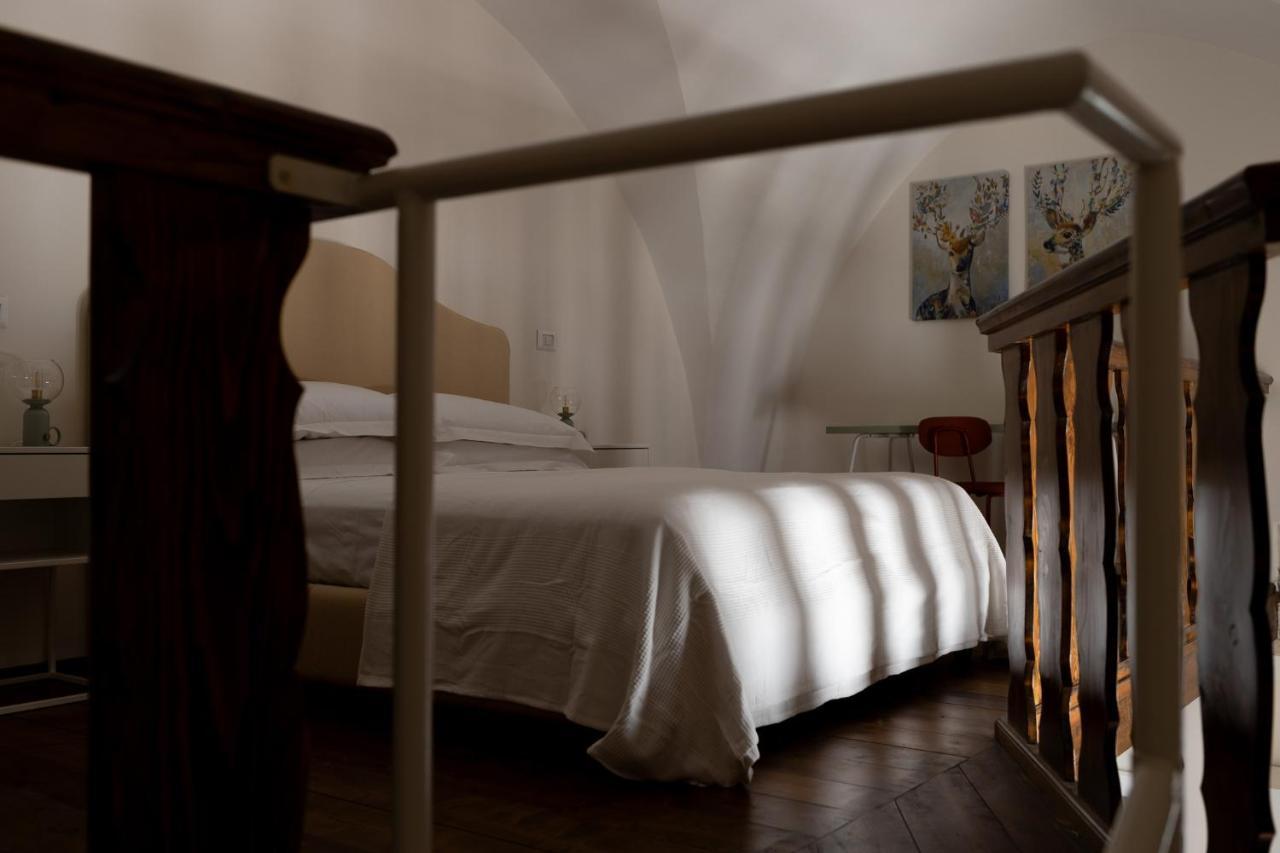 Palazzo Della Contessa - Suites & Breakfast Lecce Extérieur photo