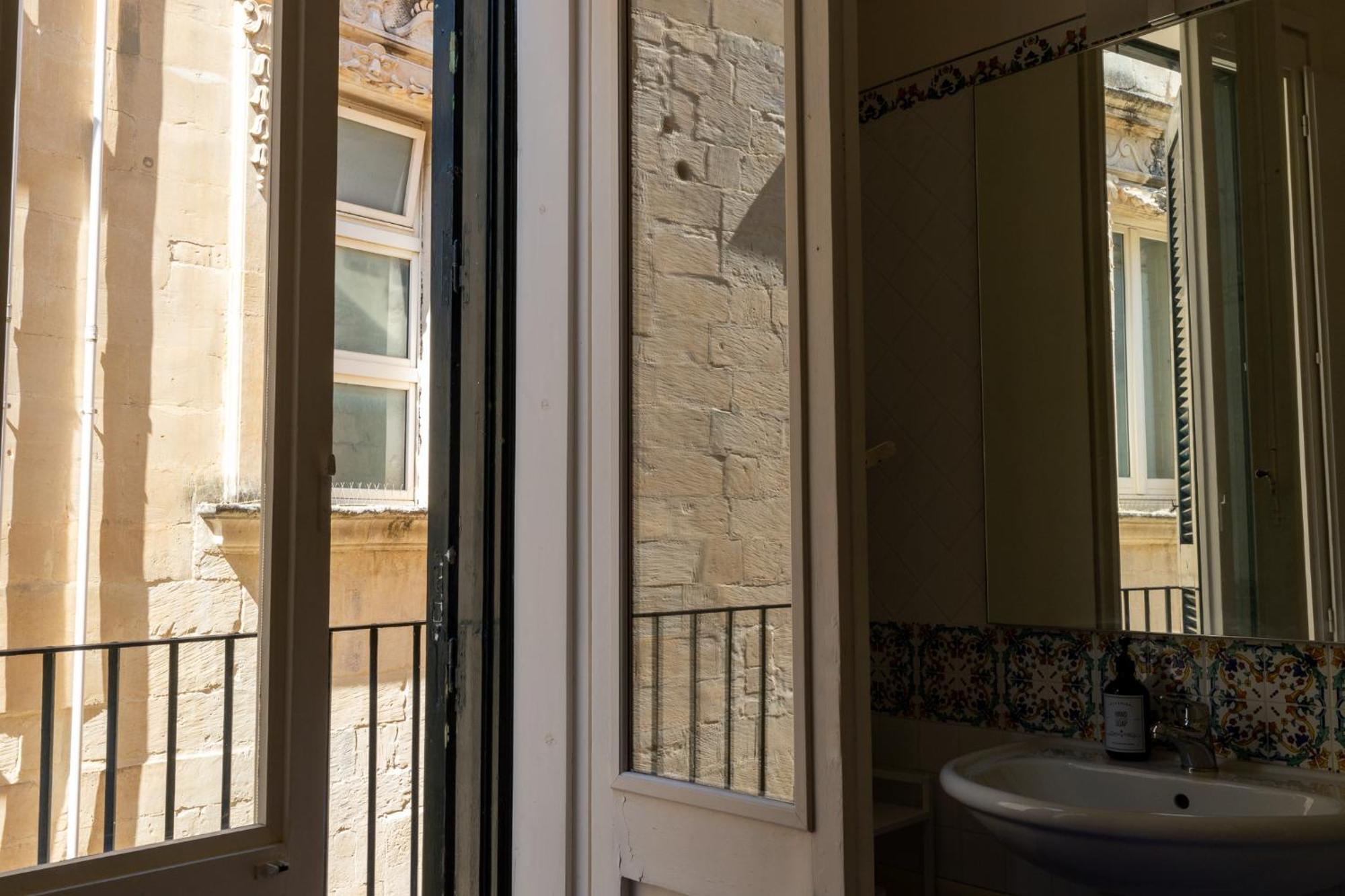 Palazzo Della Contessa - Suites & Breakfast Lecce Extérieur photo