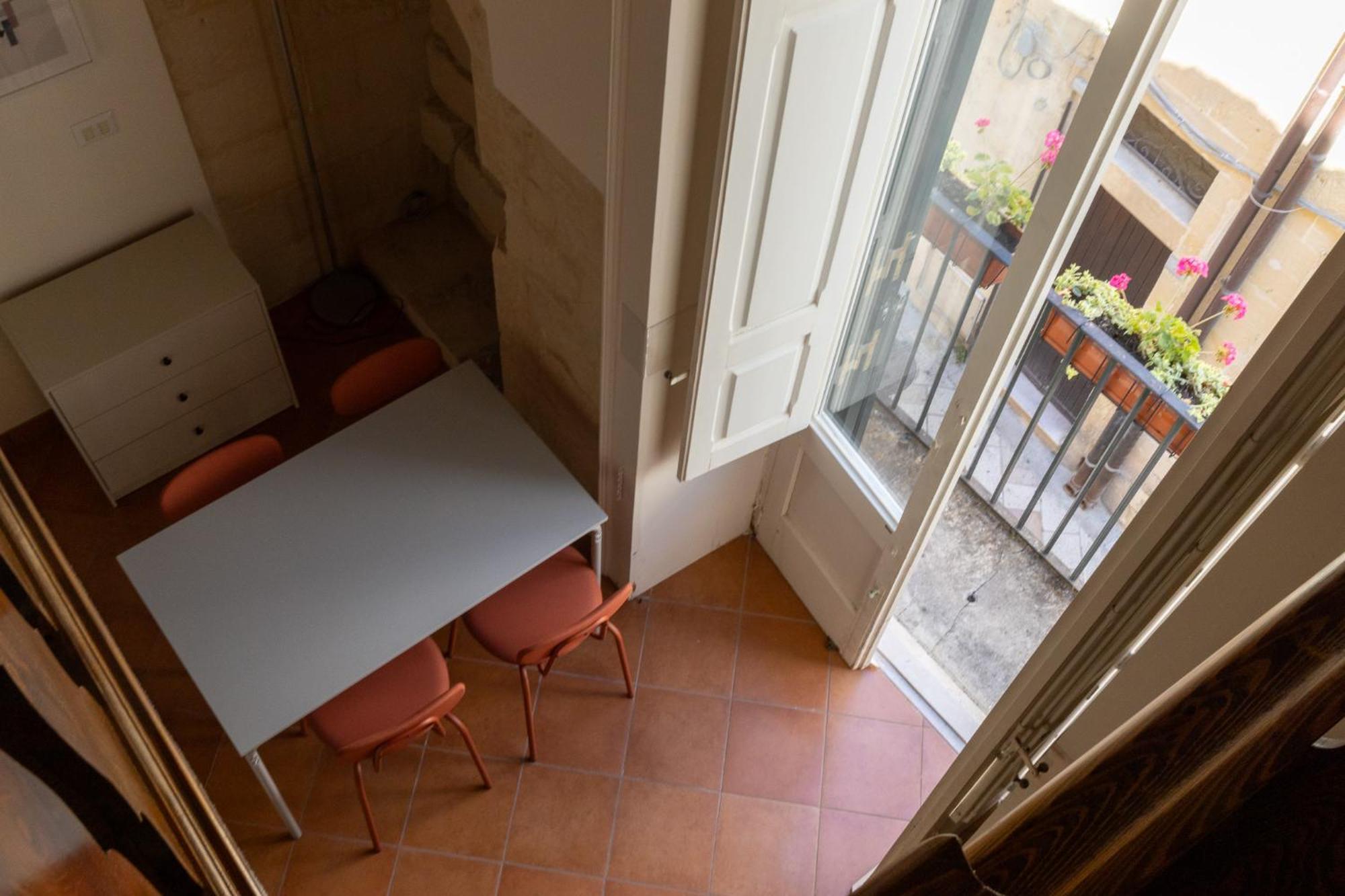Palazzo Della Contessa - Suites & Breakfast Lecce Extérieur photo
